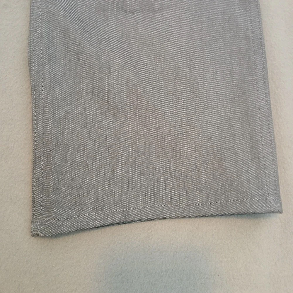 Vintage Levi's 562 Loose Straight Fit Line 8 Jeans Mens Denim Gray Size 34 x 32